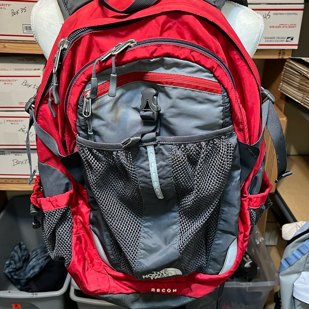 The north face recon backpack 12 by 17.5
